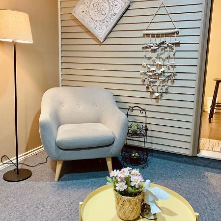 Scorpio House Langley Room B Экстерьер фото