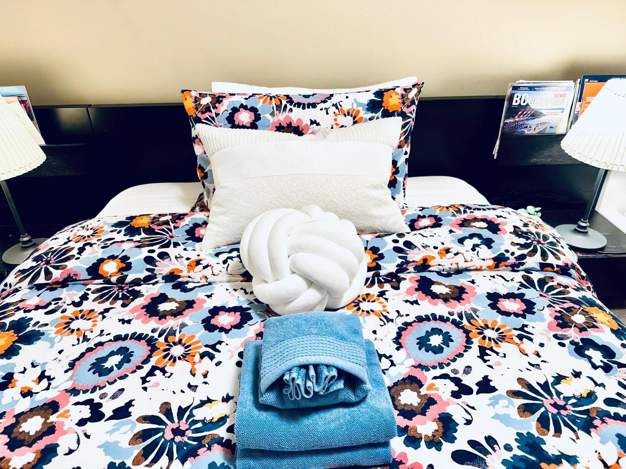 Scorpio House Langley Room B Экстерьер фото