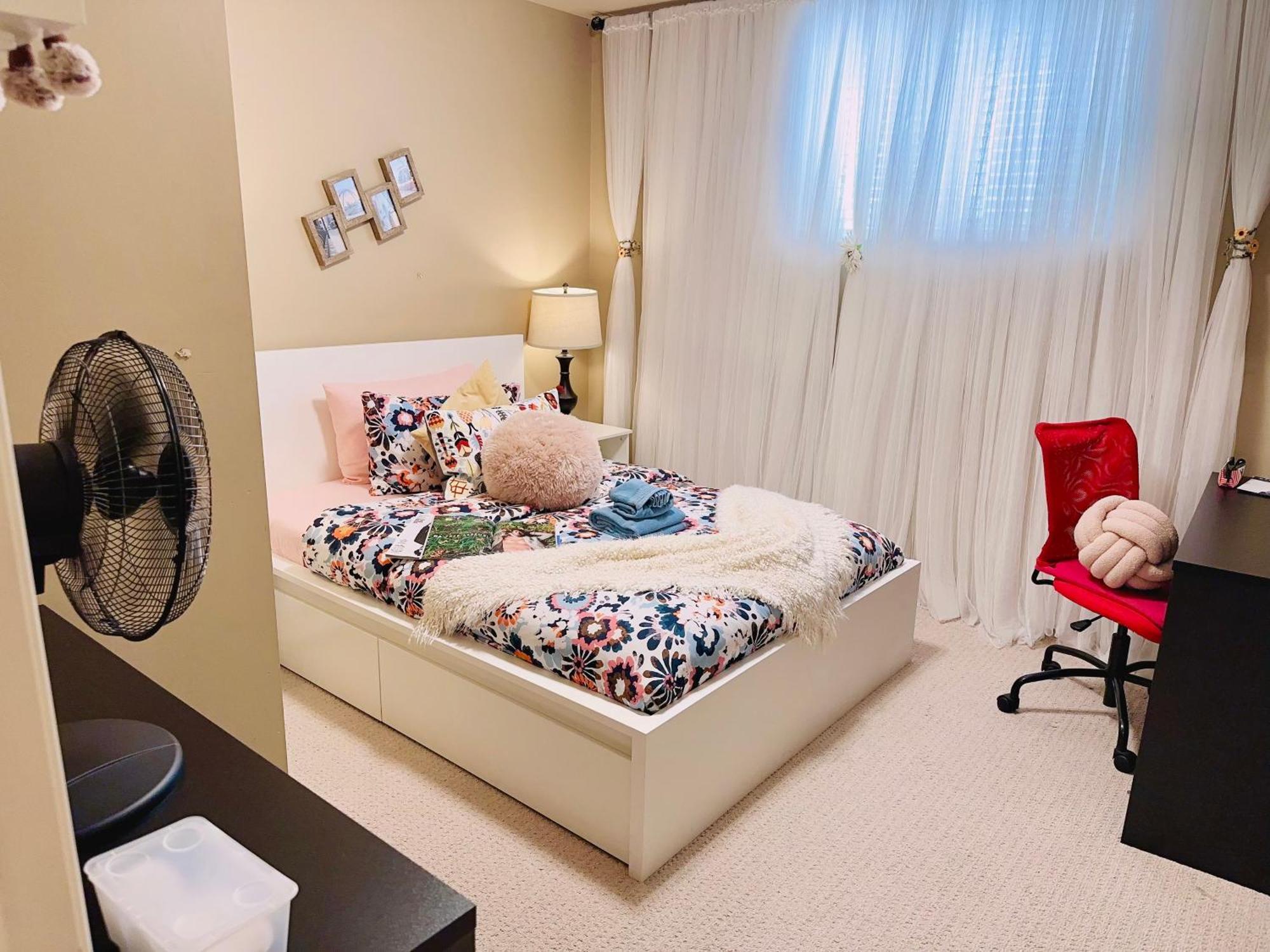 Scorpio House Langley Room B Экстерьер фото