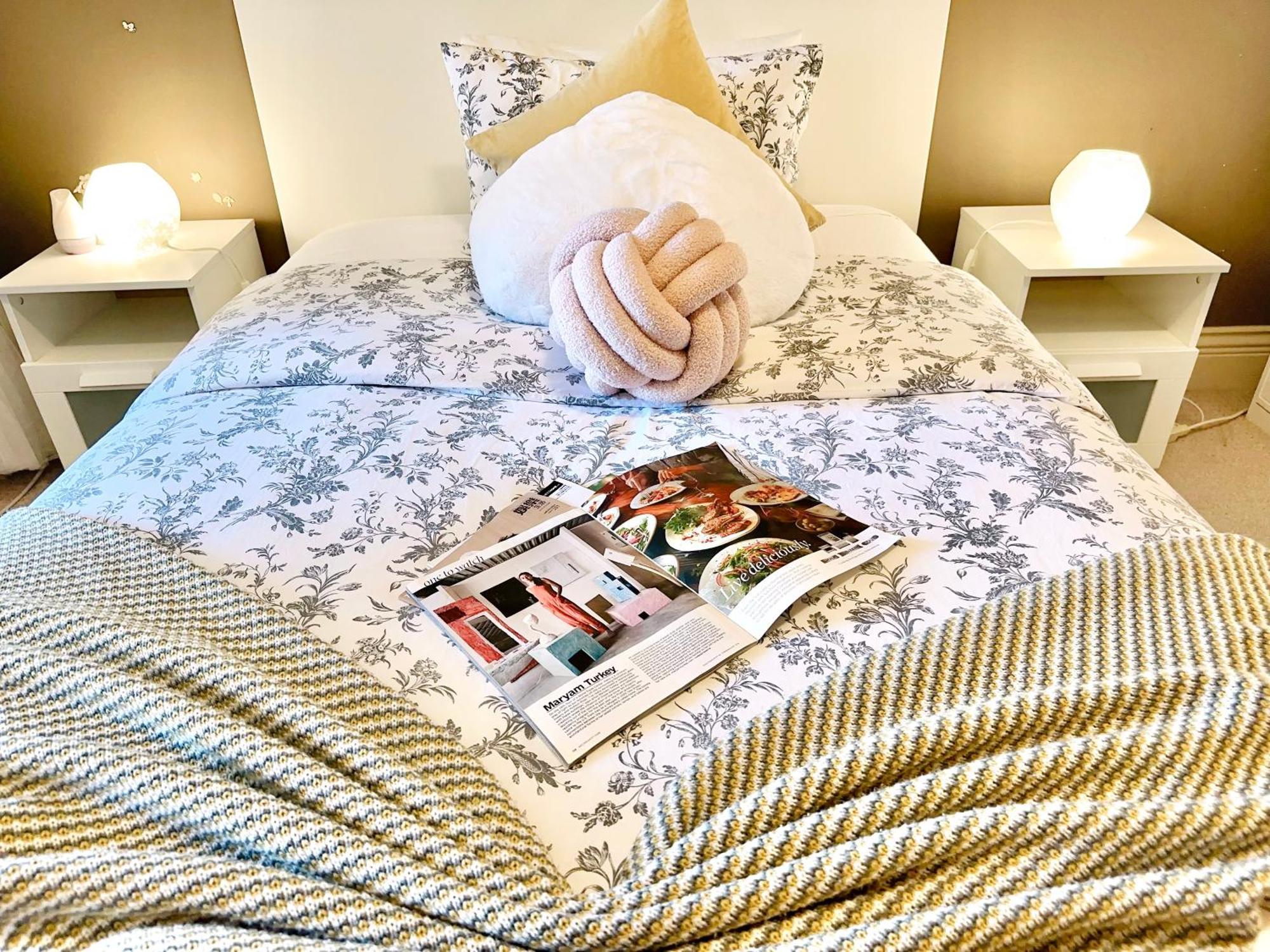 Scorpio House Langley Room B Экстерьер фото