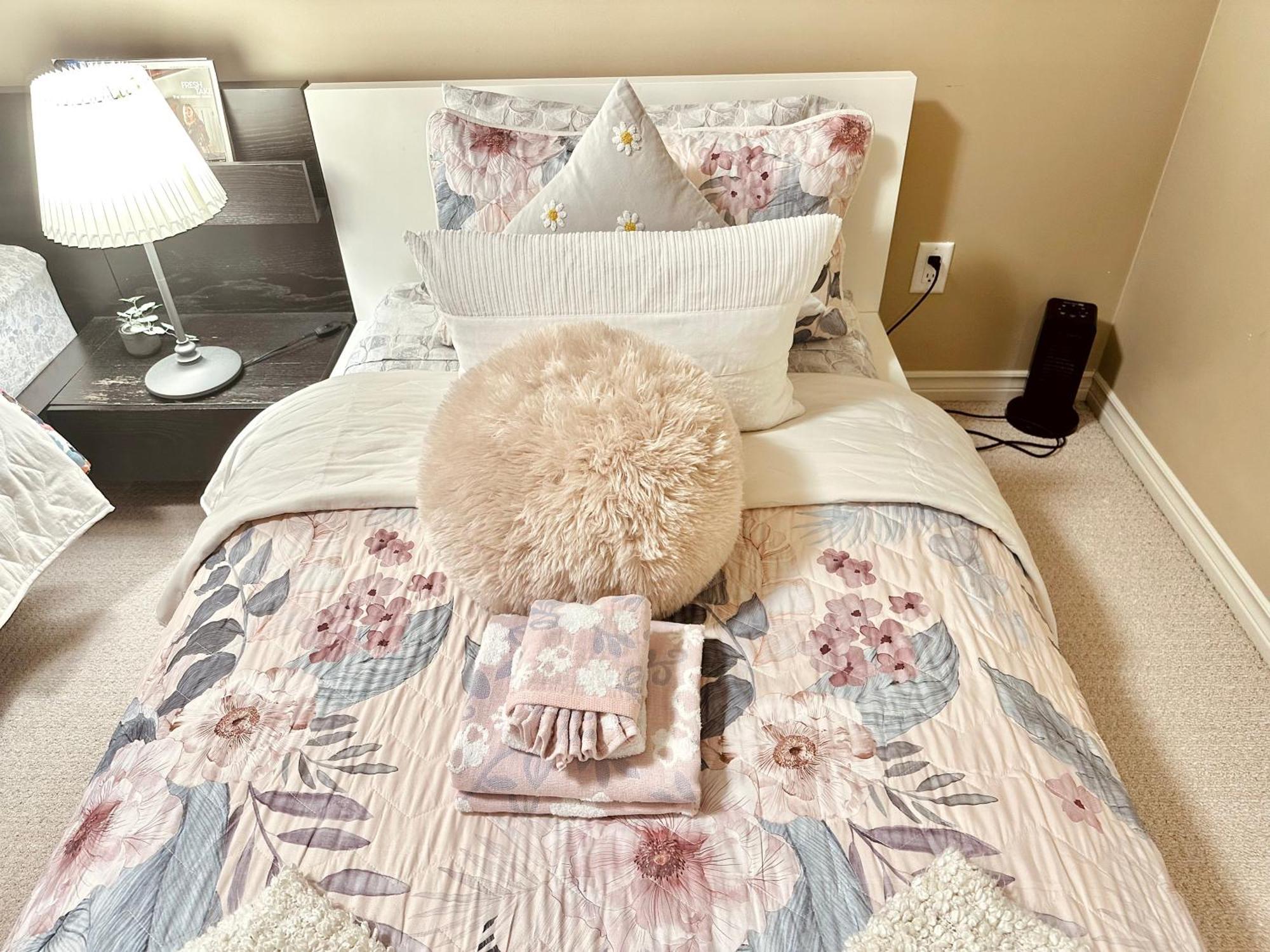 Scorpio House Langley Room B Экстерьер фото
